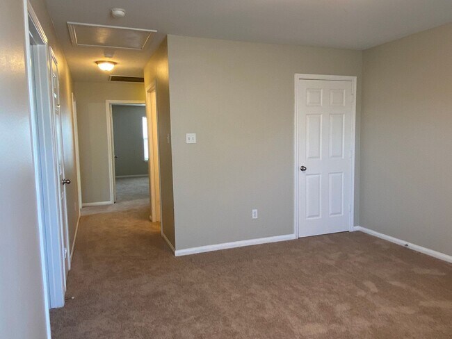 Building Photo - 4 BEDROOM, BELTON ISD
