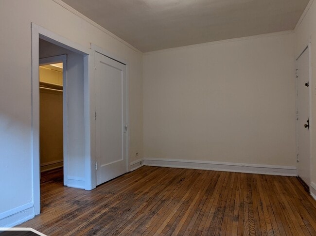 Building Photo - 3304 W Schubert Ave