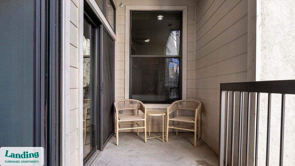 Building Photo - 2626 Fountain View Dr