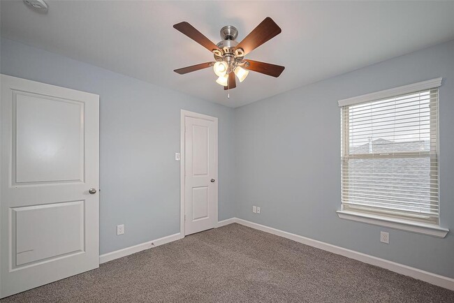 Building Photo - 1730 Macclesby Ln