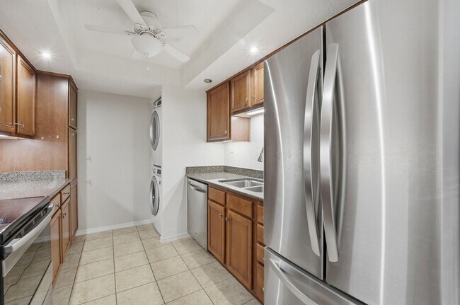 Building Photo - Prime Scottsdale Living | 2 Master Suites + Private Patio Retreat