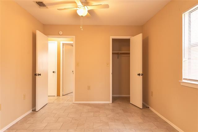 Building Photo - 4938 Blue Water Cir