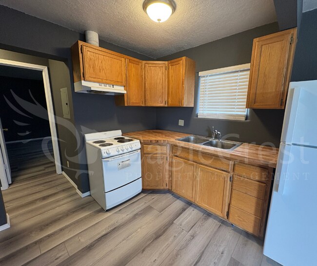 Building Photo - Roseville Lane Apartments