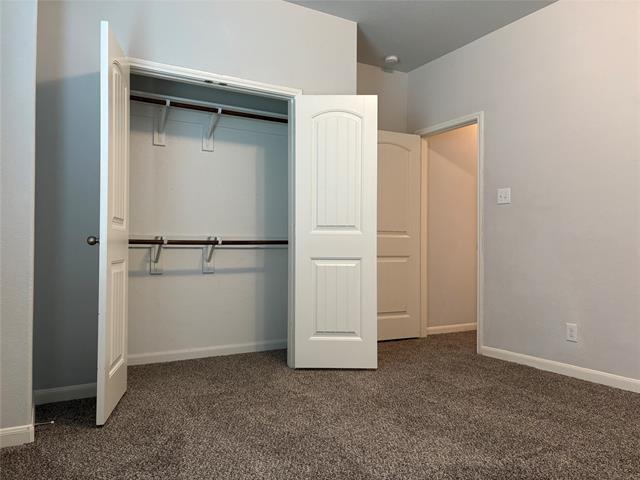 Building Photo - 9220 Hawthorne Dr