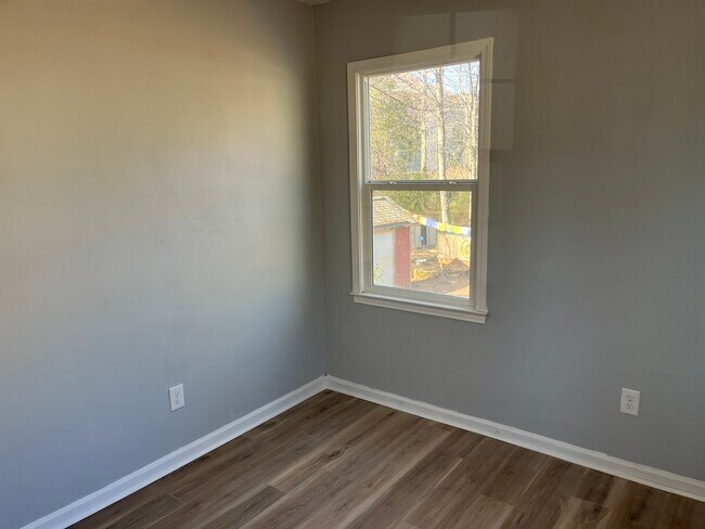 Building Photo - 7613 Mine Valley Rd