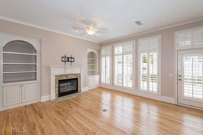 Building Photo - 6221 Spalding Dr