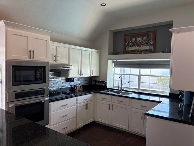 Building Photo - 8814 Crossway Dr