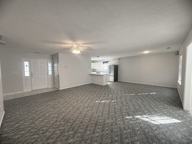 Building Photo - 1132 Lancelot Ln