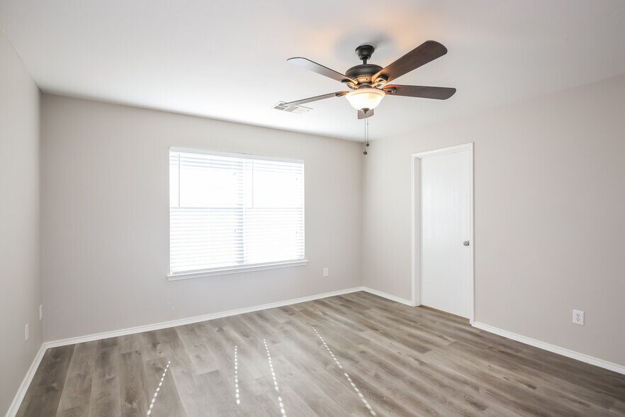 Building Photo - 2847 Park Pl Dr