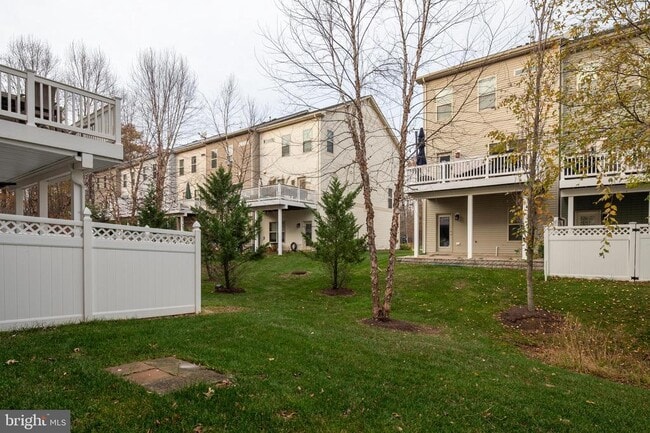 Building Photo - 214 Tanner Ln