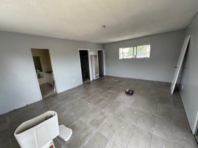 Building Photo - 12717 Cranbrook Ave