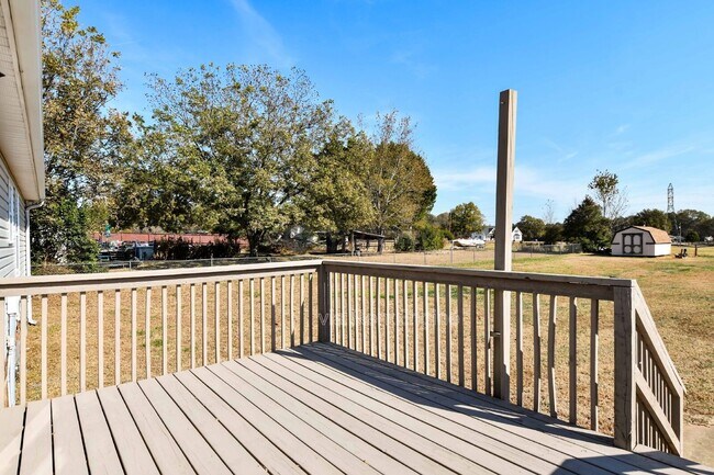 Building Photo - 1082 Hampton Rd