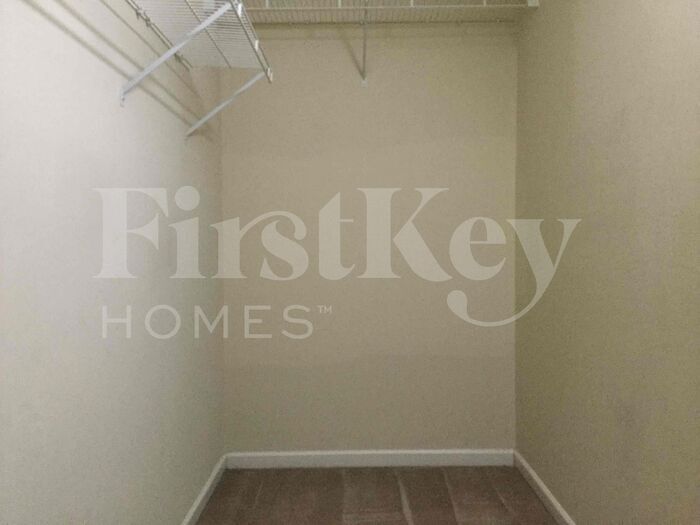 Building Photo - 1027 Hipp Rd