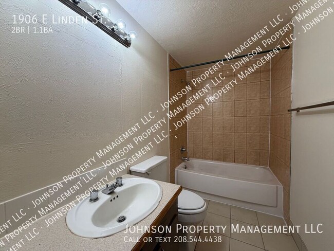 Building Photo - 1906 E Linden St