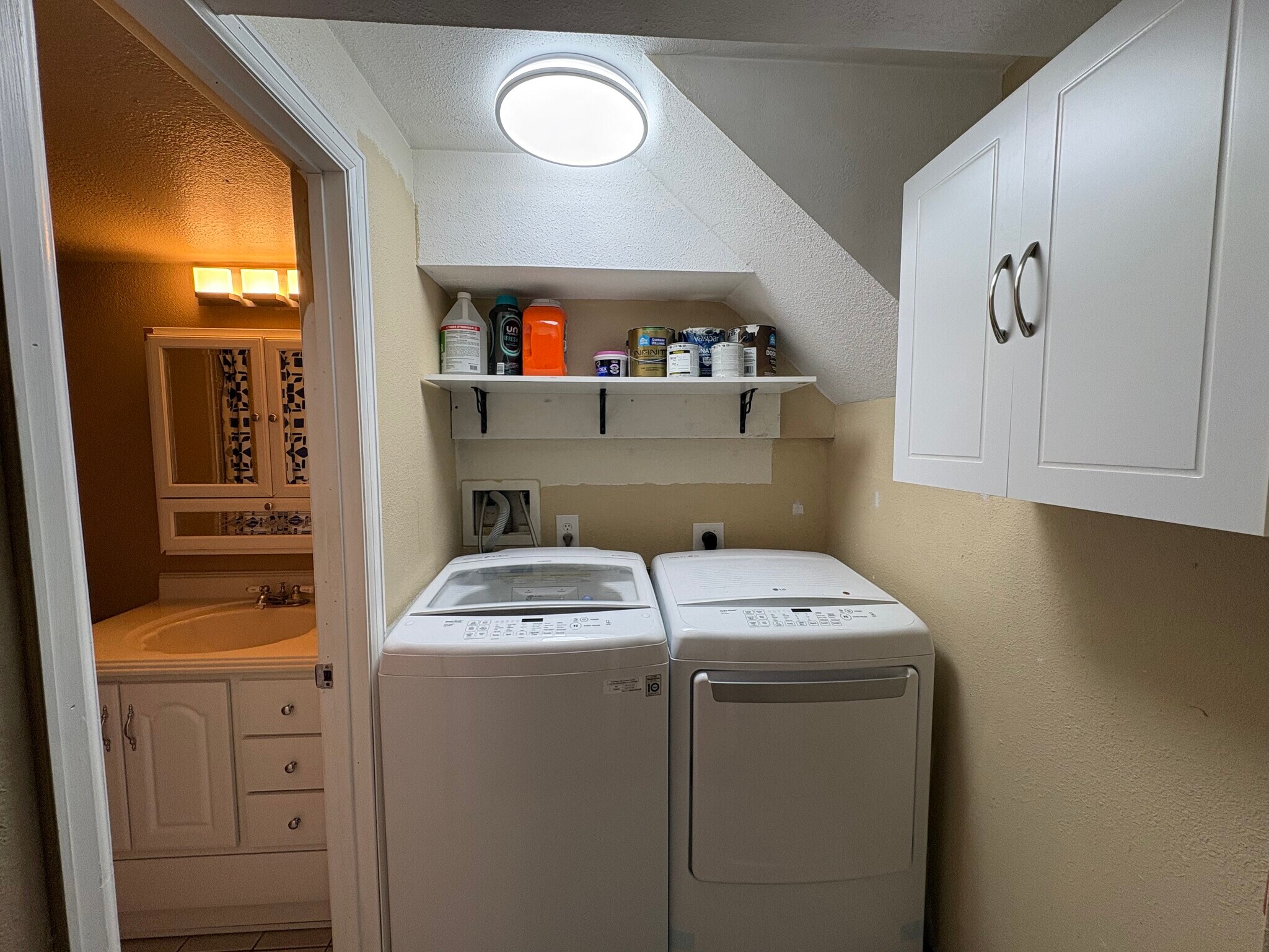 Building Photo - 3920 Anvil Dr