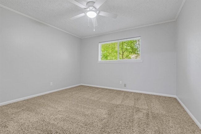 Building Photo - 3250 Three Pines Dr