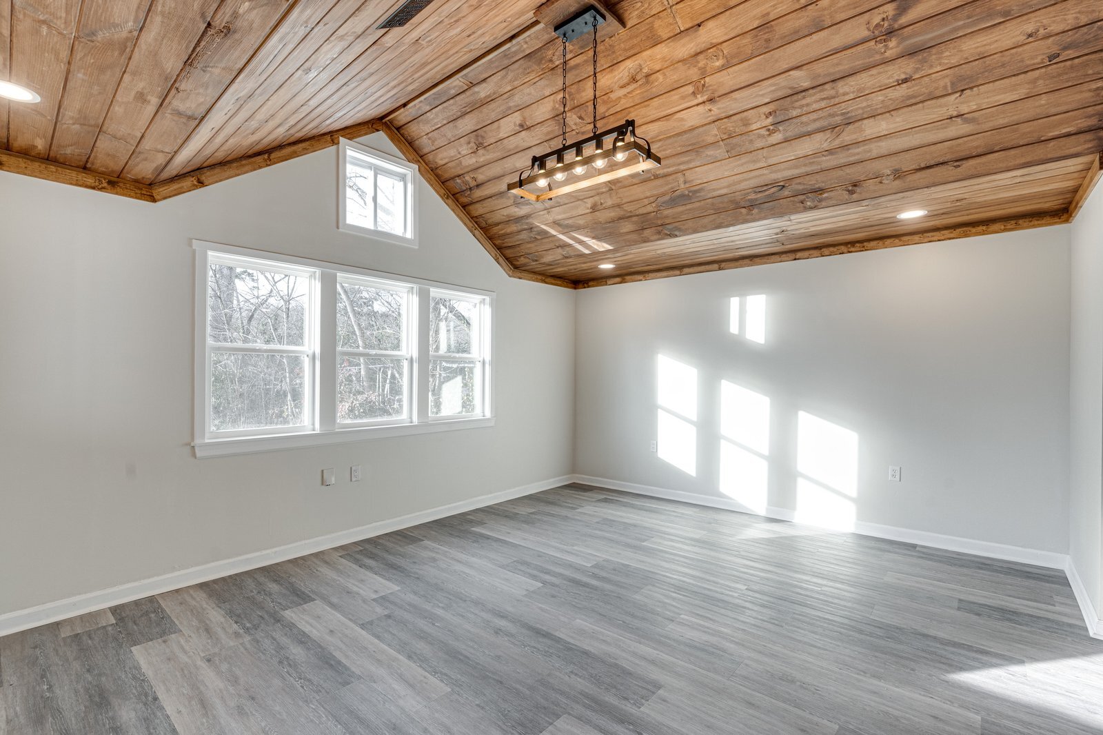 Building Photo - 934 Hulana St