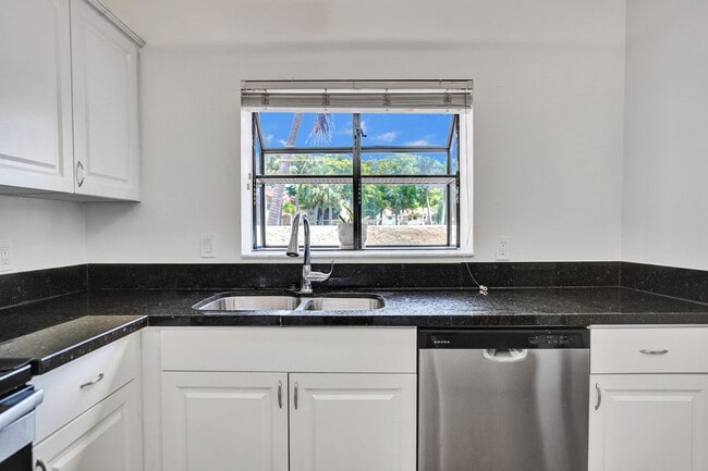 Building Photo - 1403 Congressional Way