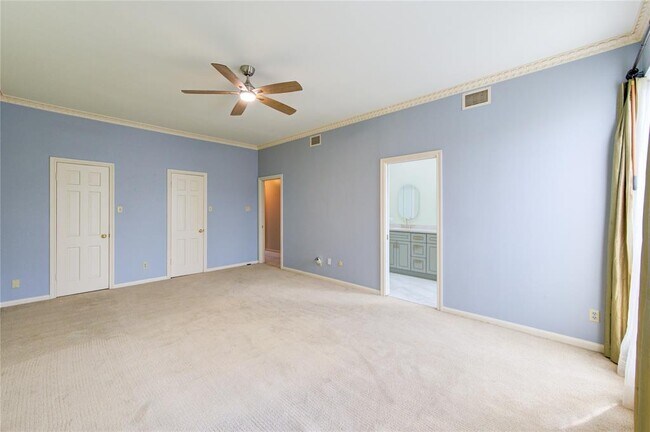 Building Photo - 7530 Del Monte Dr