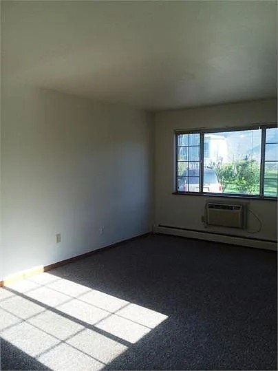 Building Photo - 230 N Douglas St