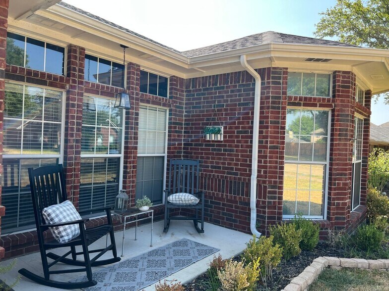 Building Photo - 408 N Kylie Ln