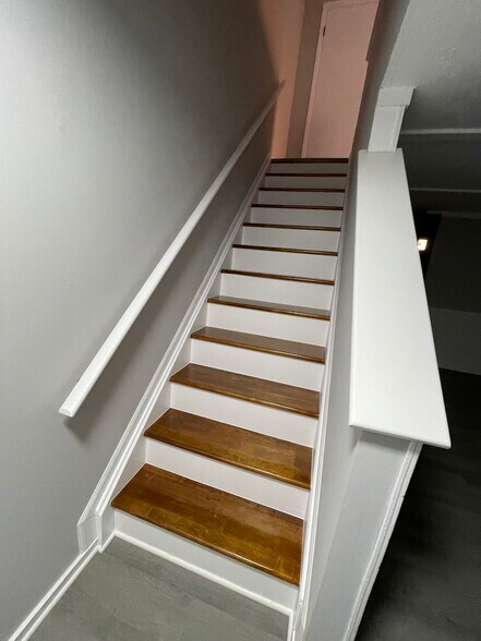 Building Photo - 6455 Brookedge Ct