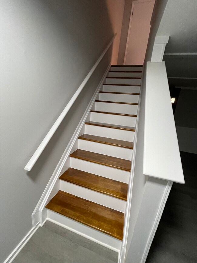 Building Photo - 6455 Brookedge Ct