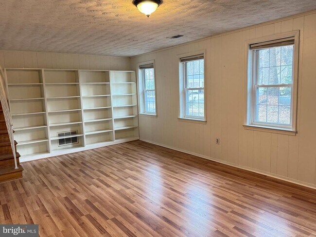 Building Photo - 12003 Skipjack Ct