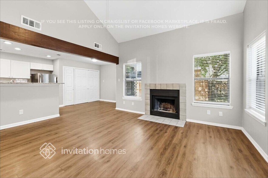 Building Photo - 2036 Pheasant Dr