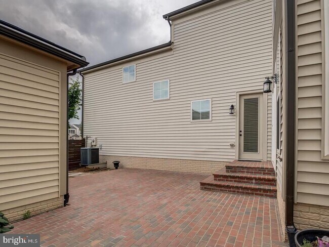 Building Photo - 20447 Codman Dr