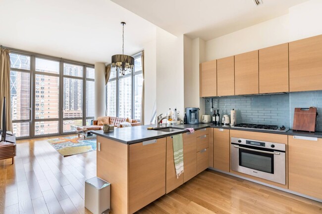 Building Photo - 310 W 52nd St