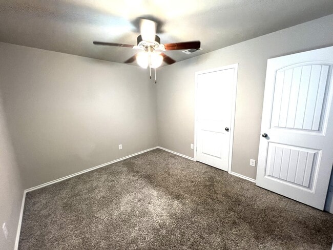 Building Photo - 3805 Primrose Avenue