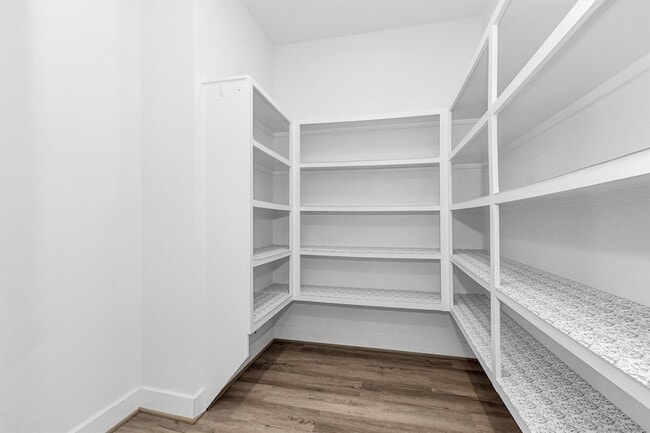 Building Photo - 29019 Pine Forest Dr