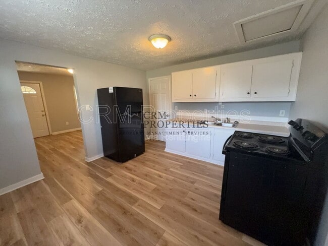 Building Photo - 1528 E Gimber St