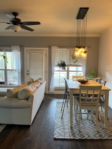 Dining area - 423 Twin Lakes Ln