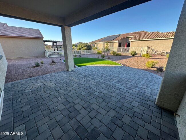 Building Photo - 20645 N Gardenia Rd