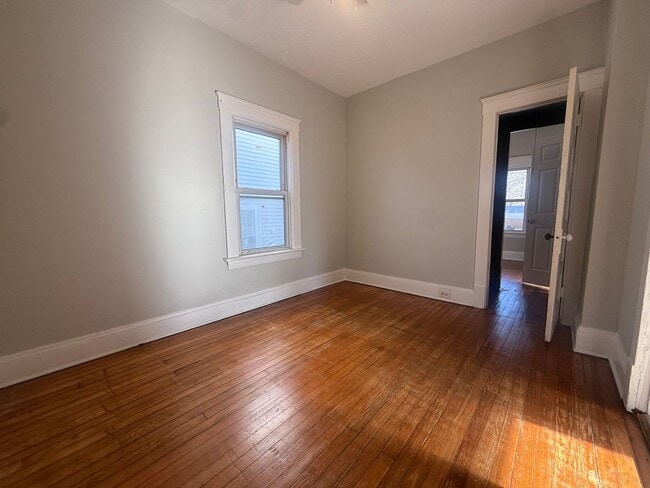 Building Photo - 4350 W 28th St