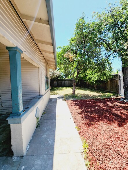 Building Photo - 118 Baker Way