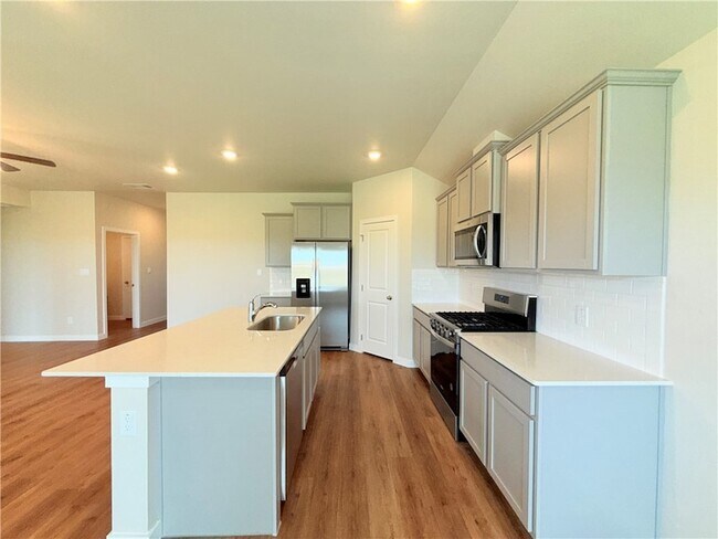 Building Photo - 1116 Zeus Dr