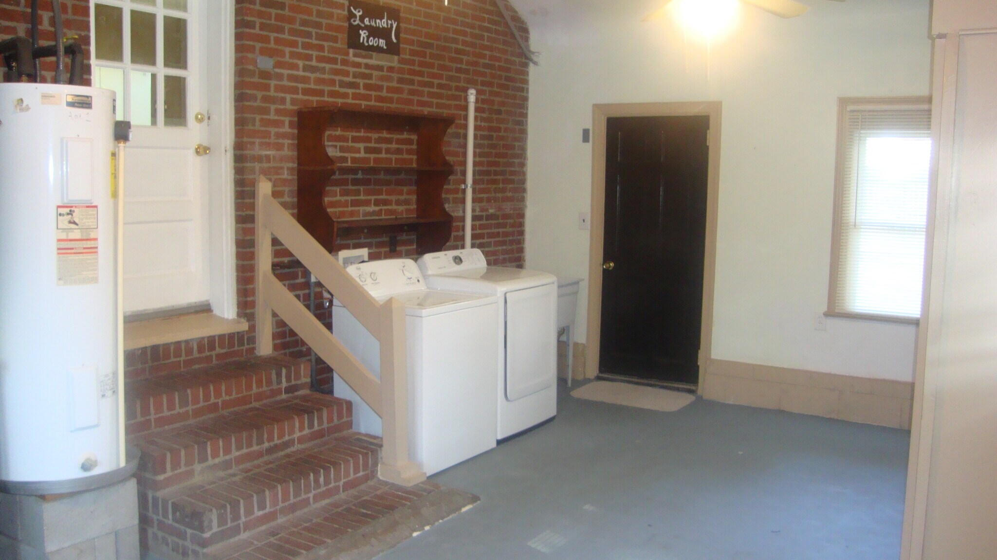 Building Photo - 1500 Meads Rd