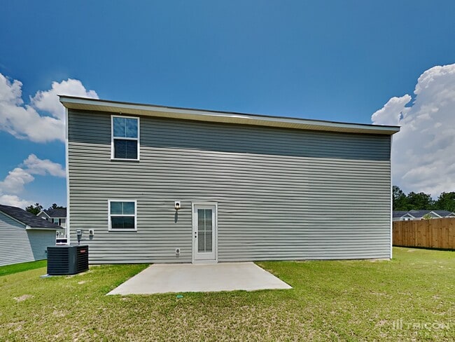 Building Photo - 950 Sequoia Dr