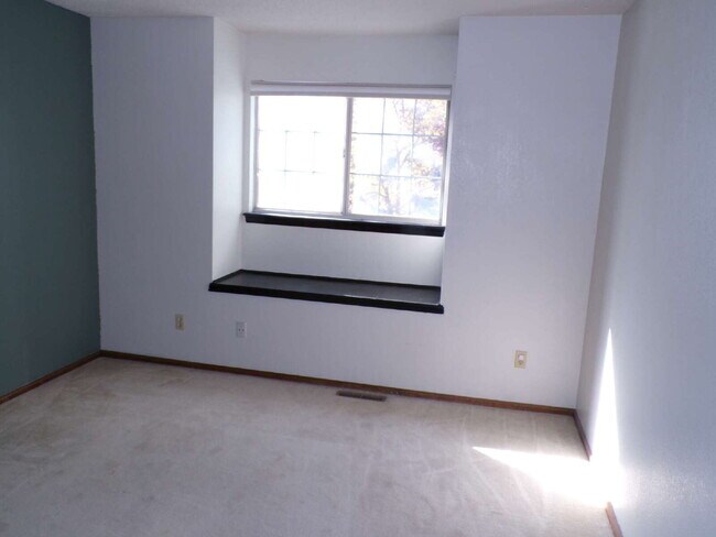 Building Photo - Four Lakes - Centennial - 3 Bedroom - 3 Ba...