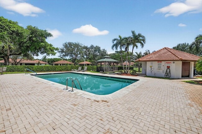 Building Photo - 328 NW 42nd St