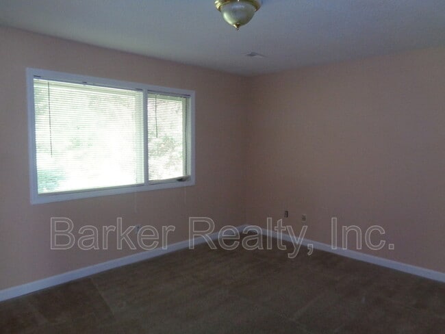 Building Photo - 4360 Hunters Club Dr