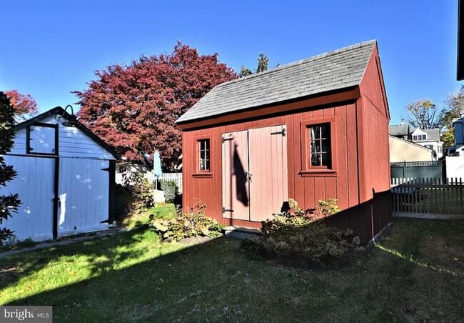 Building Photo - 143 N State St