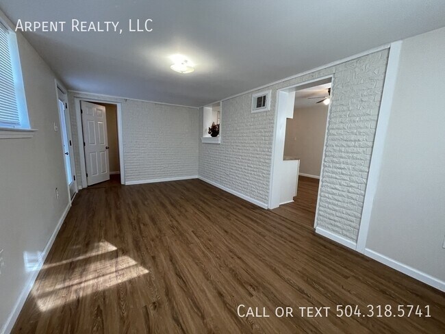 Building Photo - 1013 Cougar Dr