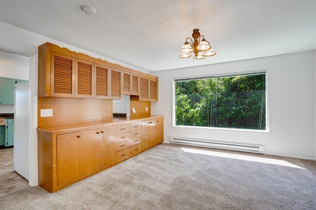 Building Photo - 3221210