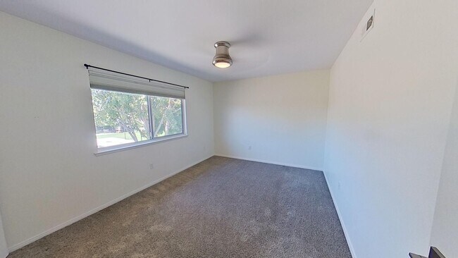 Building Photo - 16423 La Bonita Ln