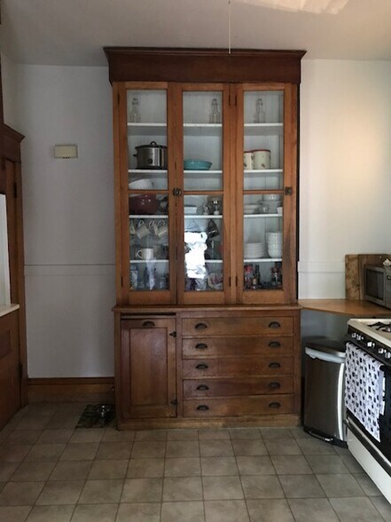 Kitchen buffet - 1032 Portland Ave