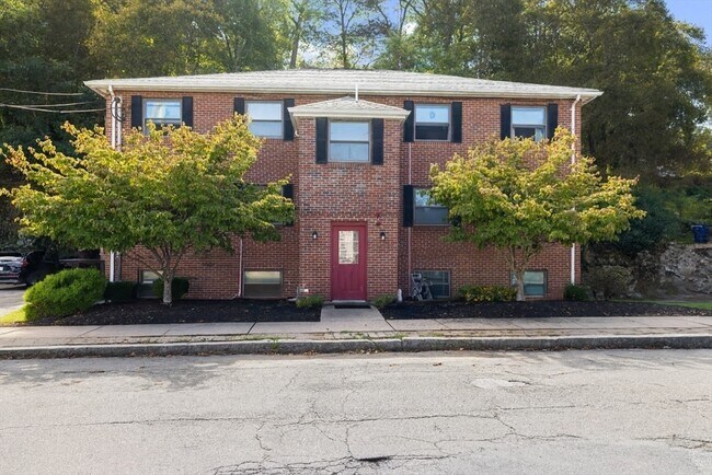 Building Photo - 51 Lynde St